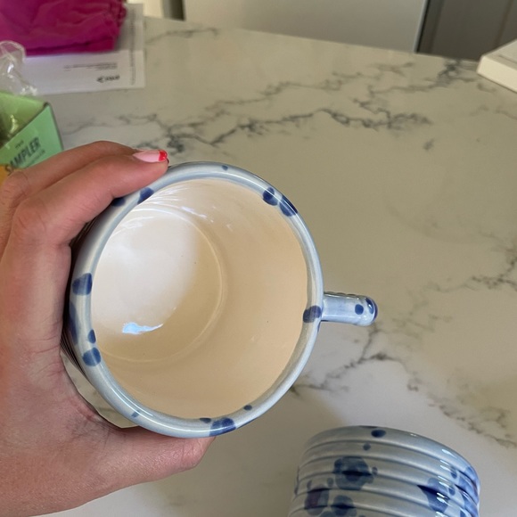 People vía plants Gozarian Mug with Horizontal Texture in Cobalt Splotch - Picture 9 of 9